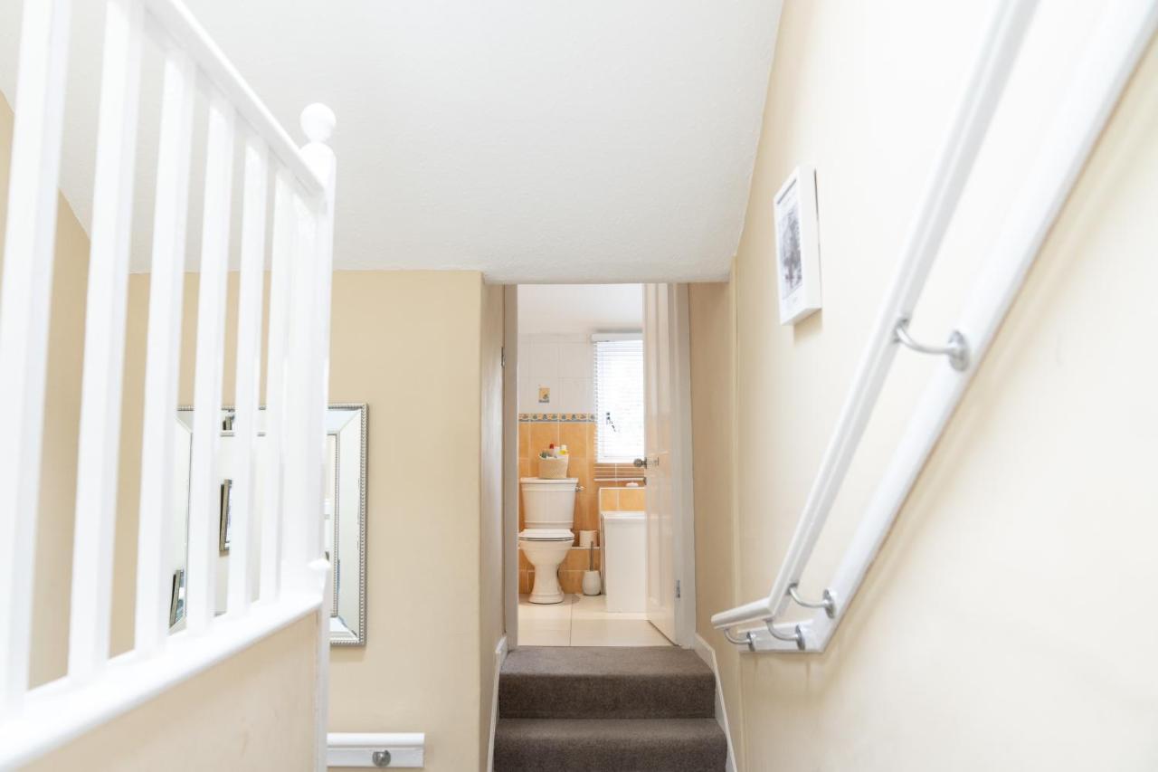4 Private Bedroom House With 3 Parking Spaces Free Perth Exterior foto