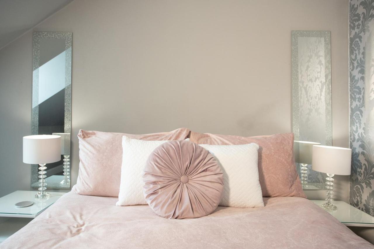 4 Private Bedroom House With 3 Parking Spaces Free Perth Exterior foto