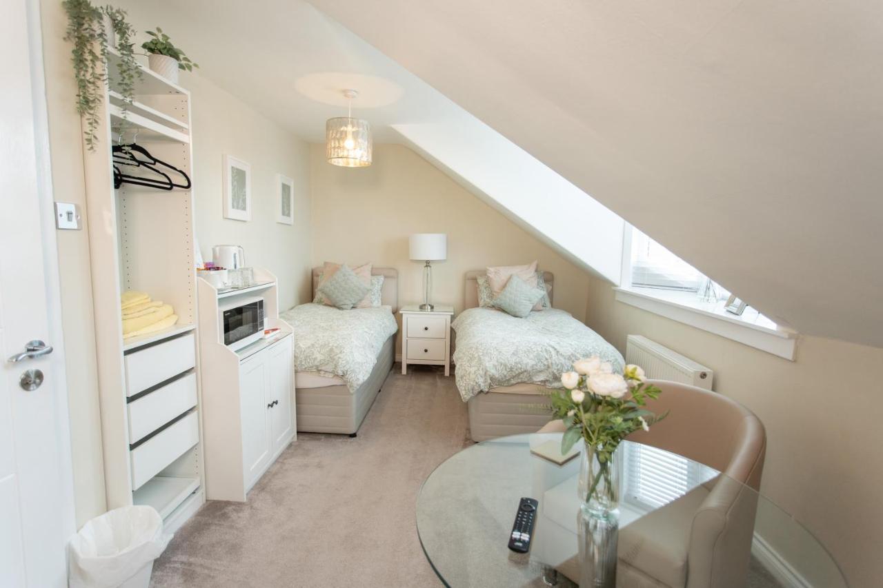 4 Private Bedroom House With 3 Parking Spaces Free Perth Exterior foto